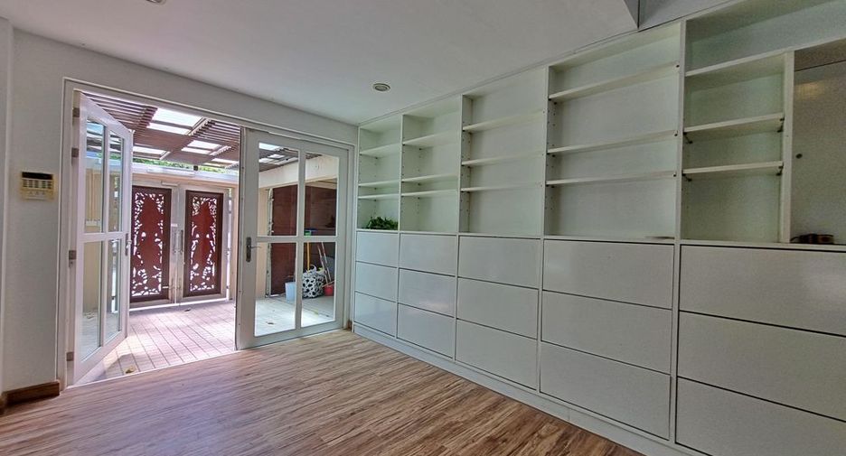 For rent 6 bedrooms villa in Bang Lamung, Chonburi