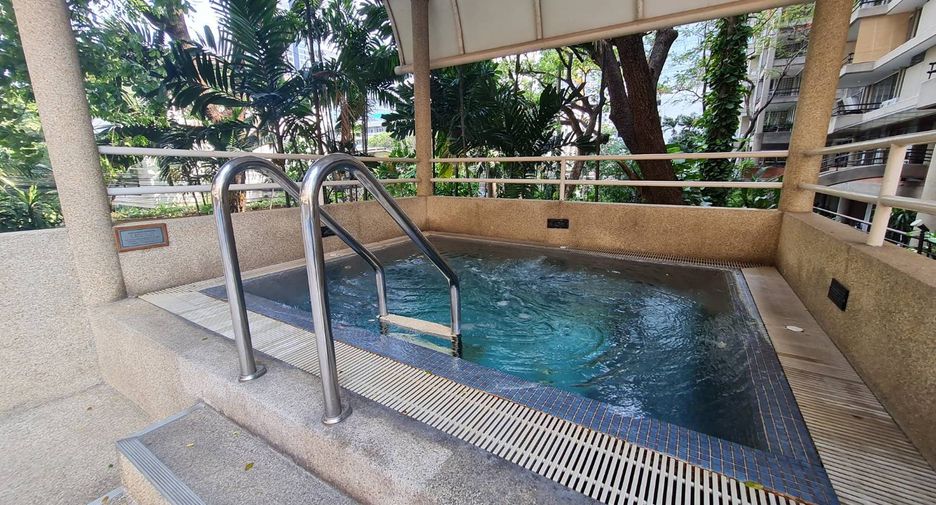 Condo en alquiler de 2 habitaciones en Khlong Toei, Bangkok