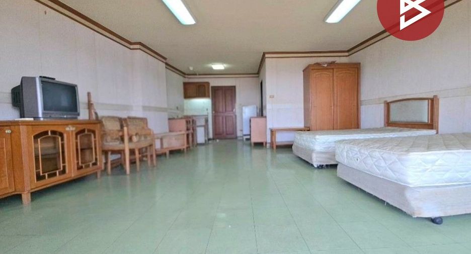 For sale 1 bed condo in Si Racha, Chonburi