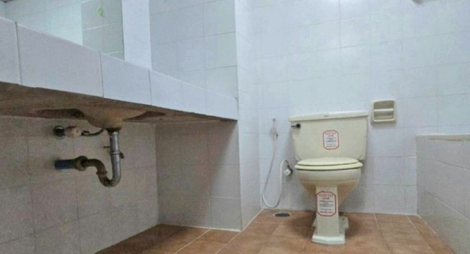 For sale 1 bed condo in Si Racha, Chonburi