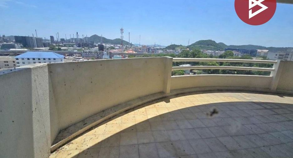 For sale 1 bed condo in Si Racha, Chonburi