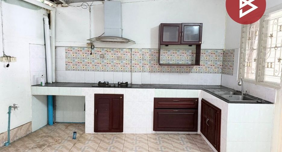 Reihenhaus zum Kauf mit 3 Zimmer in Phan Thong, Chonburi