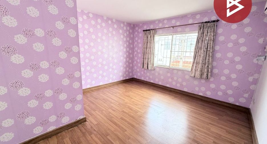 Reihenhaus zum Kauf mit 3 Zimmer in Phan Thong, Chonburi