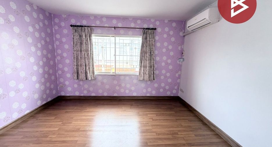 Reihenhaus zum Kauf mit 3 Zimmer in Phan Thong, Chonburi