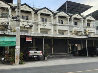 出售 1 卧室 商业空间 在 Ban Bueng, Chon Buri