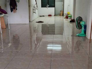 出售 1 卧室 商业空间 在 Ban Bueng, Chon Buri