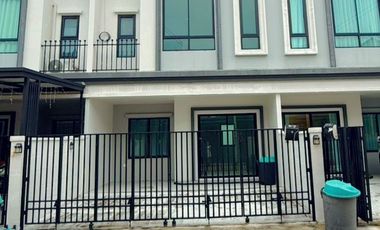 For sale 3 bedrooms townhouse in Lam Luk Ka, Pathum Thani