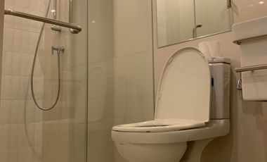 For rent and for sale 1 bed condo in Watthana, Bangkok