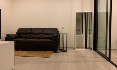 For rent and for sale 1 bed condo in Watthana, Bangkok