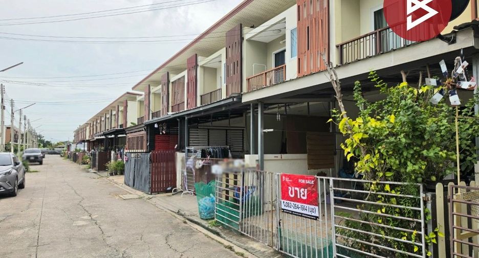 For sale 3 bedrooms townhouse in Si Racha, Chonburi