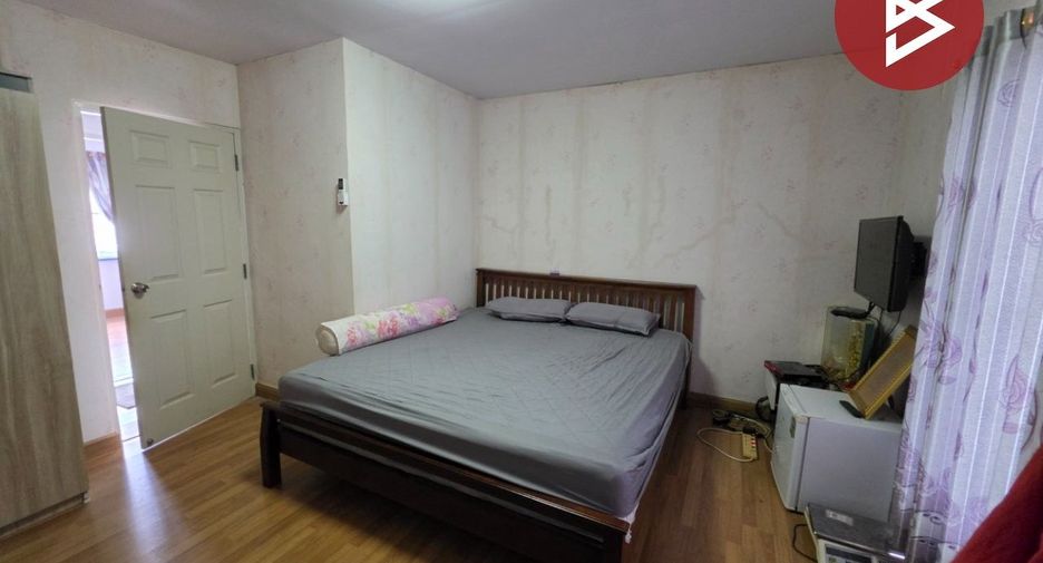 For sale 3 bedrooms townhouse in East Pattaya, Pattaya