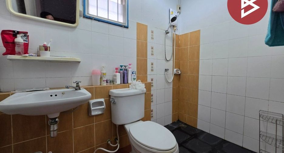 For sale 3 bedrooms townhouse in East Pattaya, Pattaya