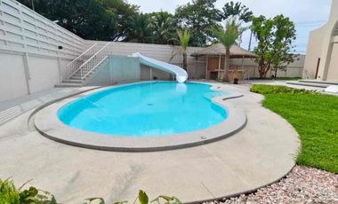 À louer et à vendre 4 chambres villa à Bang Lamung, Chonburi