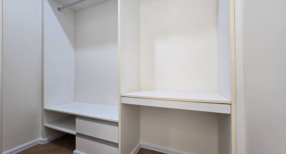 For sale 1 bed condo in Bang Na, Bangkok