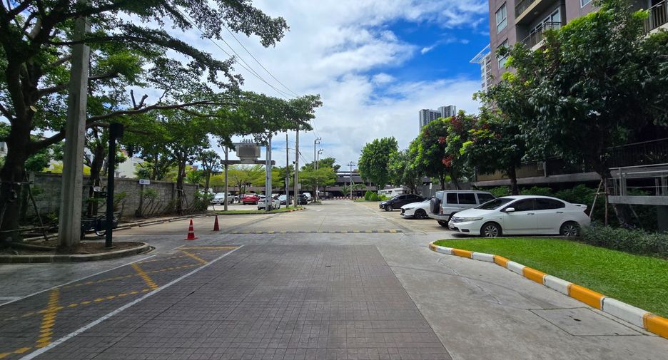 For sale 1 bed condo in Bang Na, Bangkok