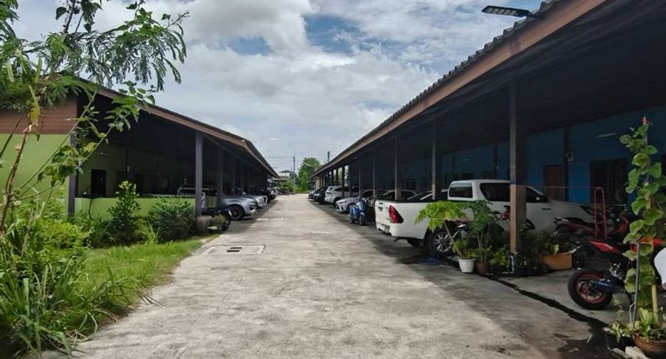 For sale 10 bedrooms retail Space in Si Racha, Chonburi