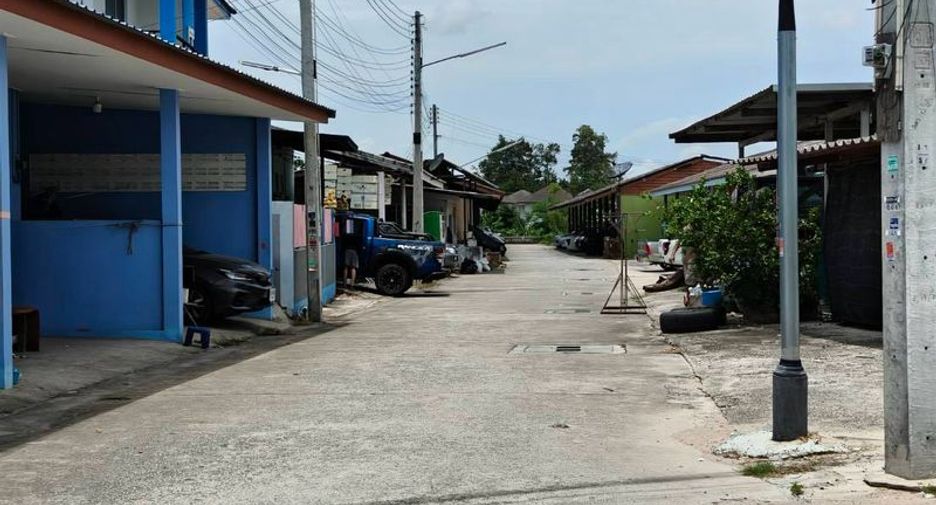 For sale 10 bedrooms retail Space in Si Racha, Chonburi