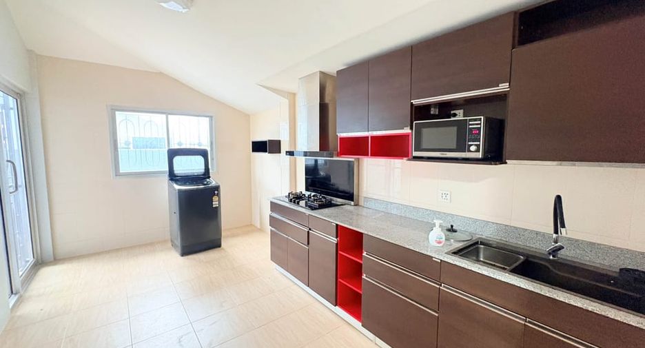 Casa en alquiler de 3 habitaciones en Jomtien, Pattaya