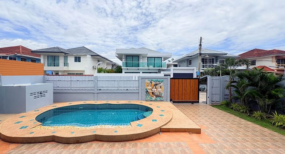 Casa en alquiler de 3 habitaciones en Jomtien, Pattaya