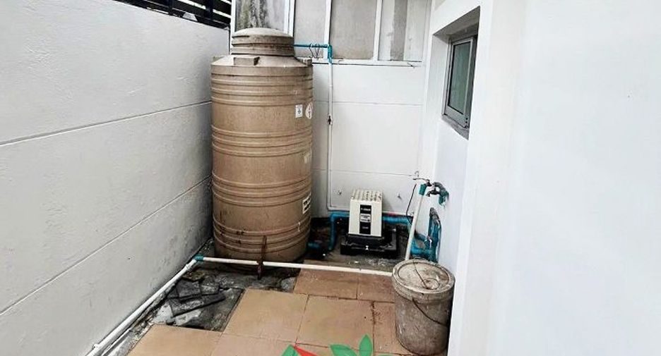 For sale 3 bedrooms townhouse in Bueng Kum, Bangkok