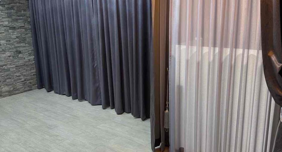 For sale 3 ベッドルーム office in Phra Khanong, Bangkok