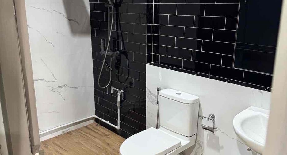 For sale 3 ベッドルーム office in Phra Khanong, Bangkok