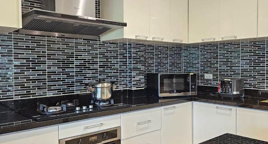 Продажа 4 спальни дом в Банг Ламунг, Чонбури