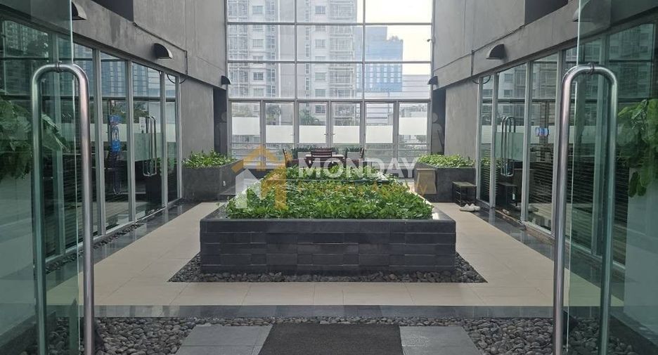 For sale 1 bed condo in Huai Khwang, Bangkok