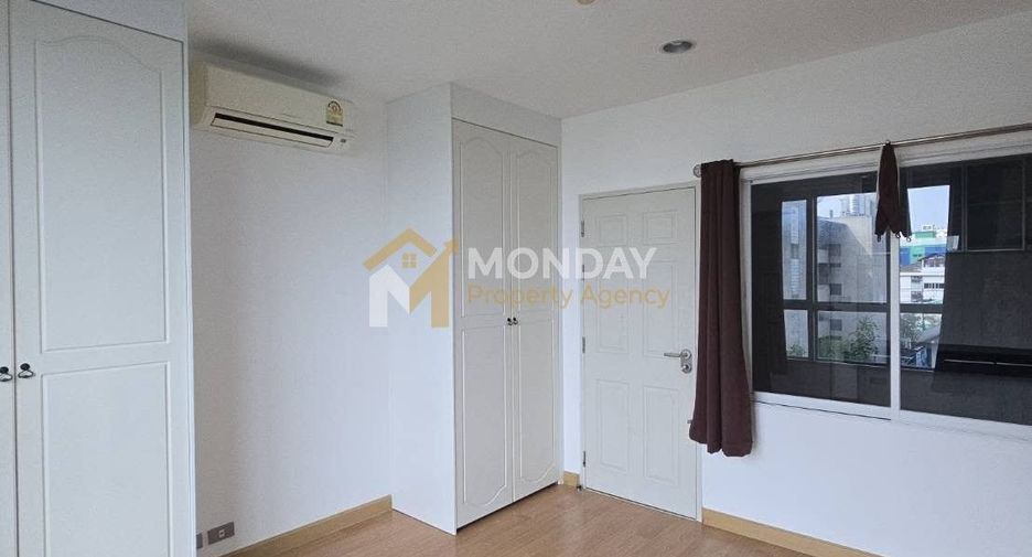 For sale 1 bed condo in Huai Khwang, Bangkok