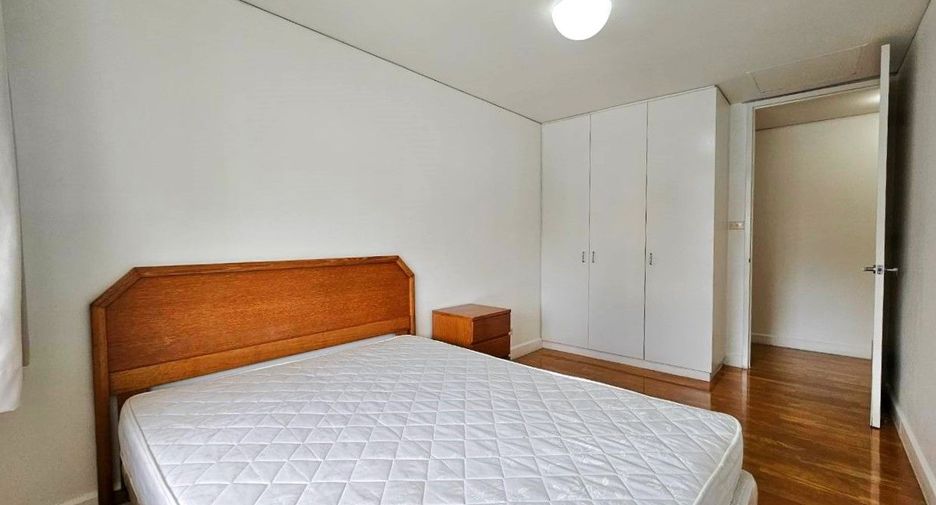 For rent 3 bedrooms apartment in Bang Rak, Bangkok