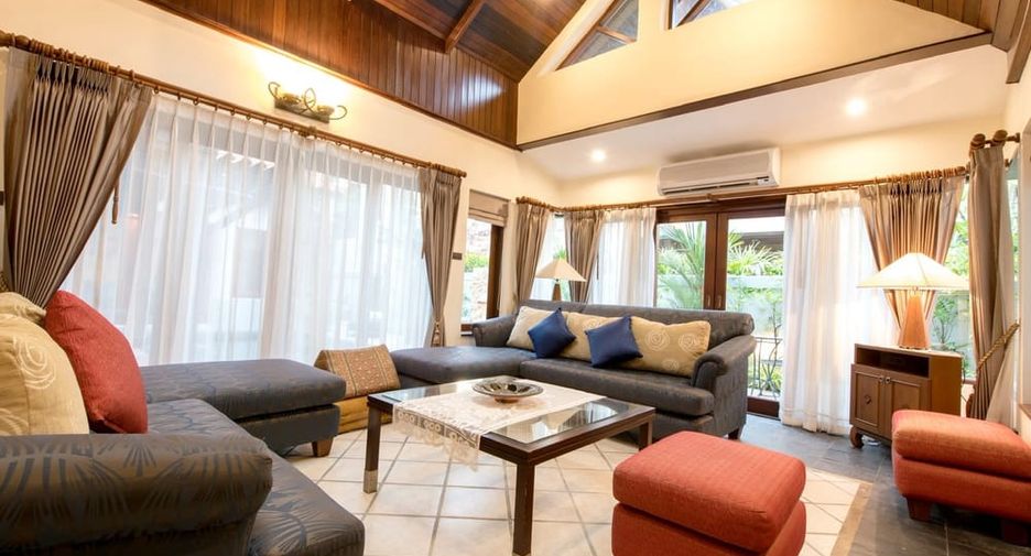 Villa en alquiler de 3 habitaciones en Bang Lamung, Chonburi