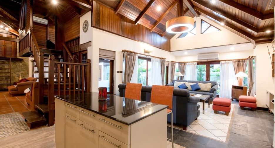 Villa en alquiler de 3 habitaciones en Bang Lamung, Chonburi