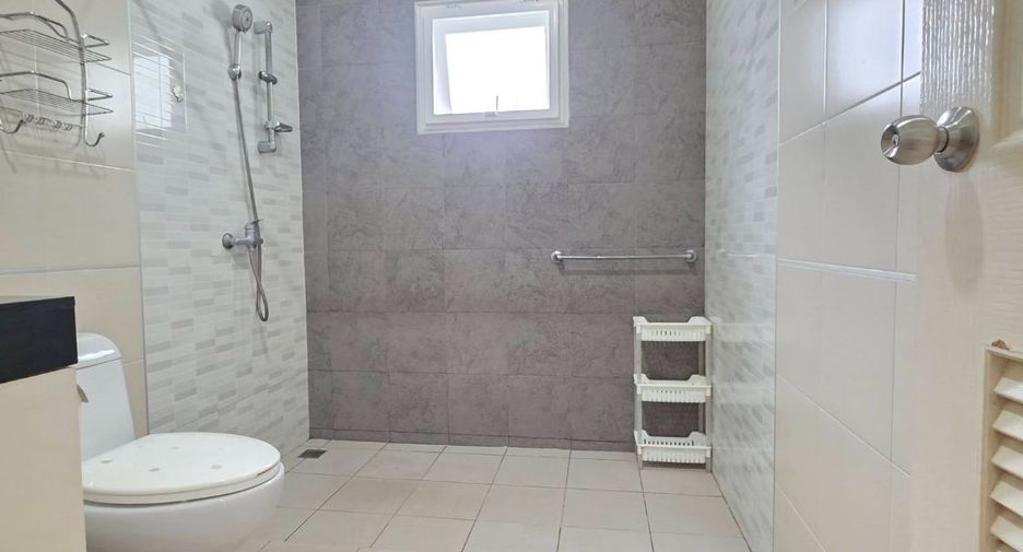 Продажа 3 спальни дом в Банг Ламунг, Чонбури