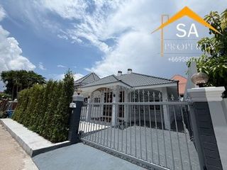 Villa en alquiler de 3 habitaciones en Bang Lamung, Chonburi