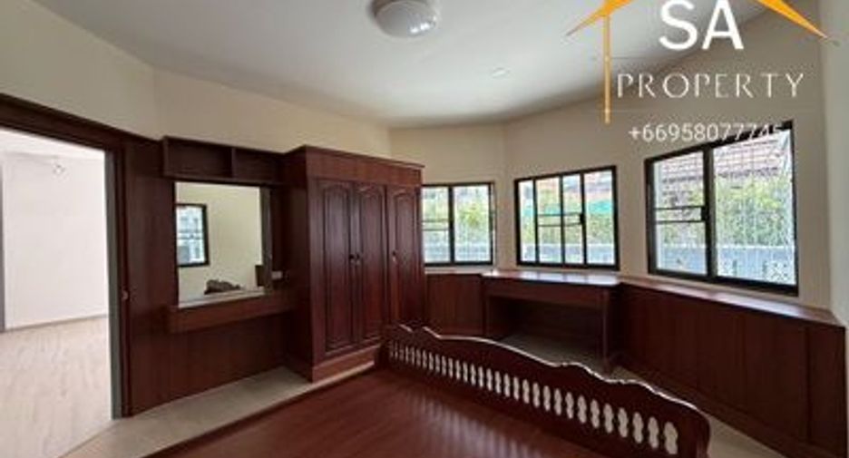 For rent 3 bedrooms villa in Bang Lamung, Chonburi