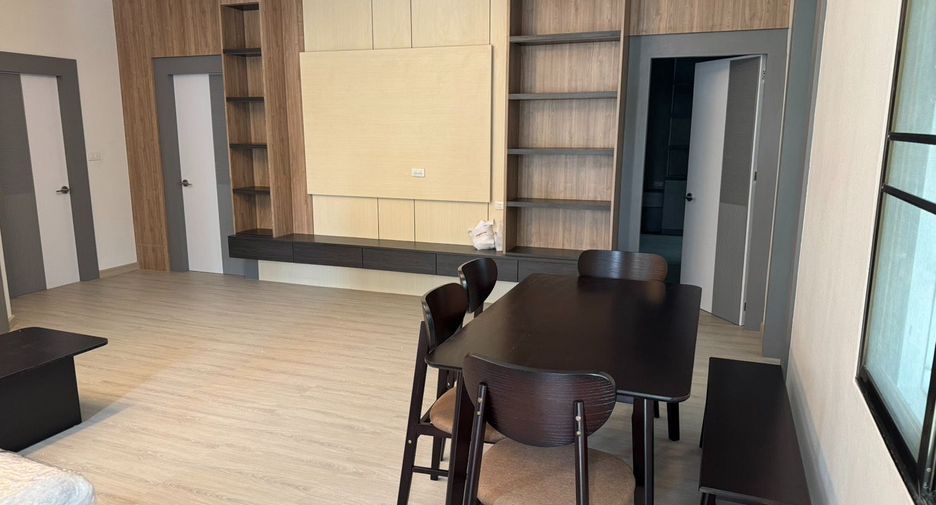 For rent 3 bedrooms villa in Bang Lamung, Chonburi