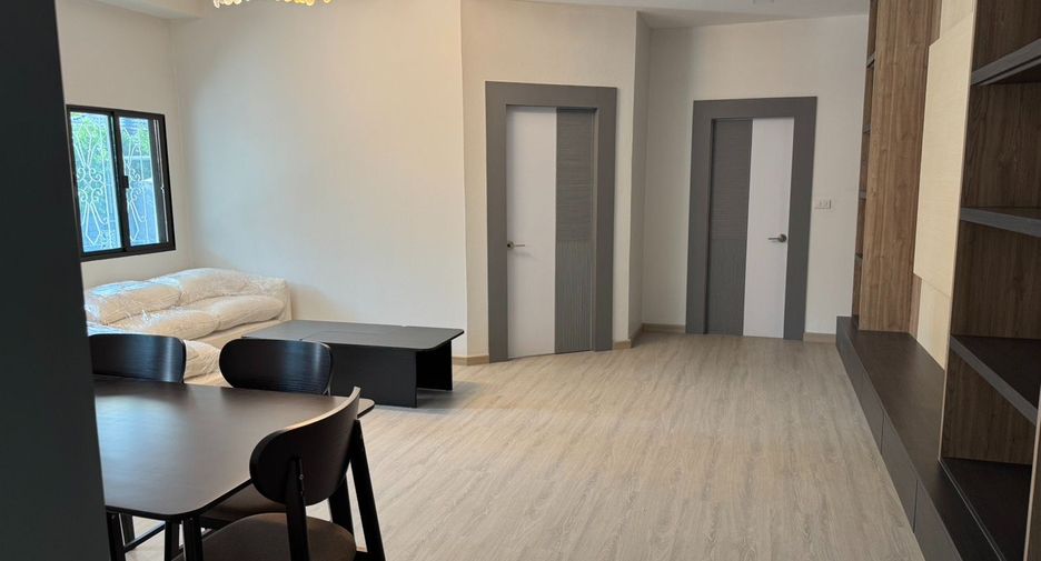 For rent 3 bedrooms villa in Bang Lamung, Chonburi