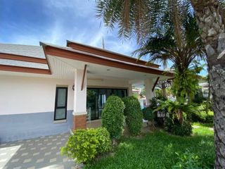 For rent 4 bedrooms villa in Bang Lamung, Chonburi
