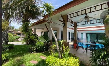 For rent 4 bedrooms villa in Huay Yai, Pattaya