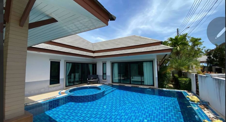 For rent 4 bedrooms villa in Huay Yai, Pattaya
