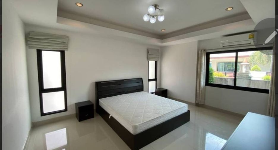 For rent 4 bedrooms villa in Huay Yai, Pattaya