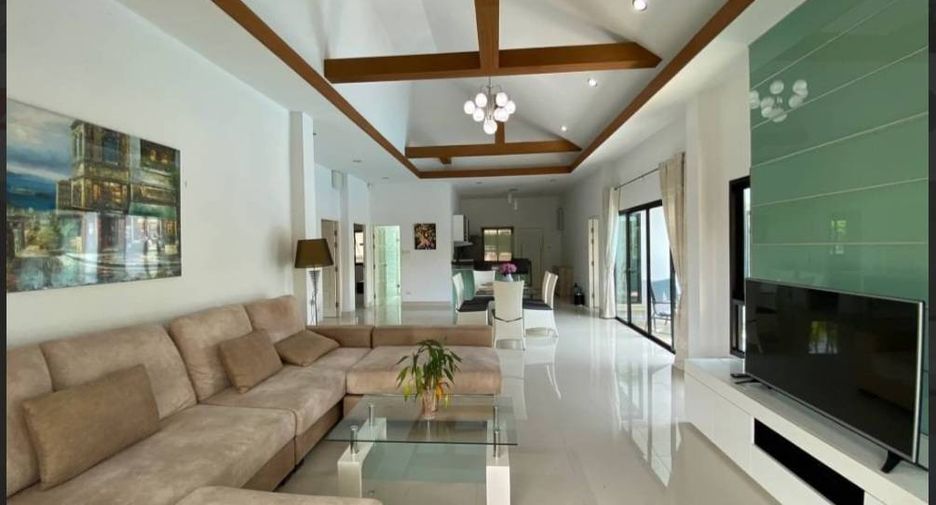 For rent 4 bedrooms villa in Huay Yai, Pattaya
