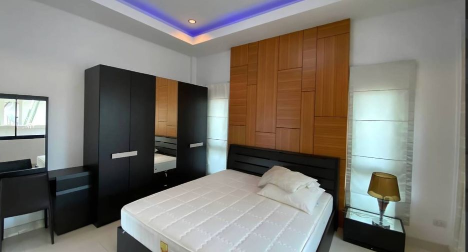 For rent 4 bedrooms villa in Huay Yai, Pattaya