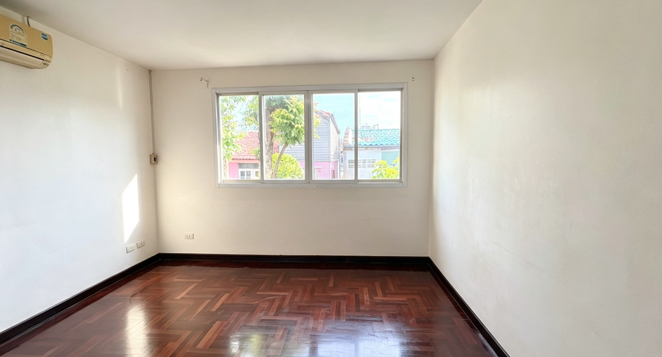 À vendre 3 chambres maison à Bang Phli, Samut Prakan