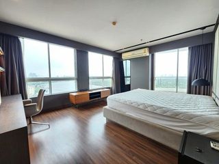 For rent 3 ベッドルーム condo in Yan Nawa, Bangkok