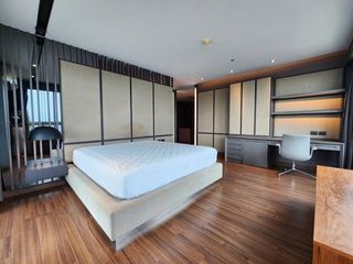 For rent 3 ベッドルーム condo in Yan Nawa, Bangkok