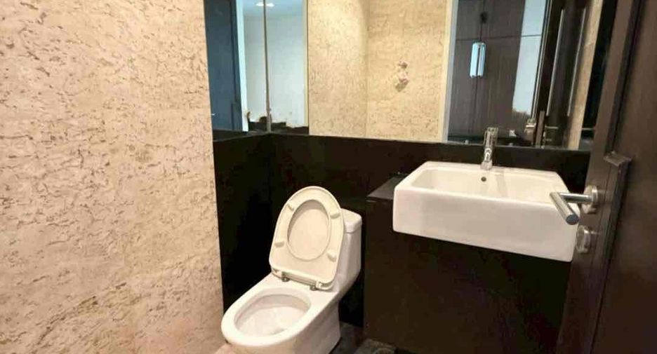 For sale 3 bedrooms condo in Yan Nawa, Bangkok