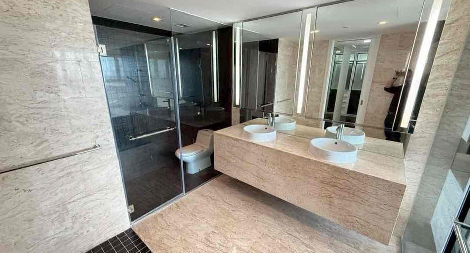 For sale 3 bedrooms condo in Yan Nawa, Bangkok