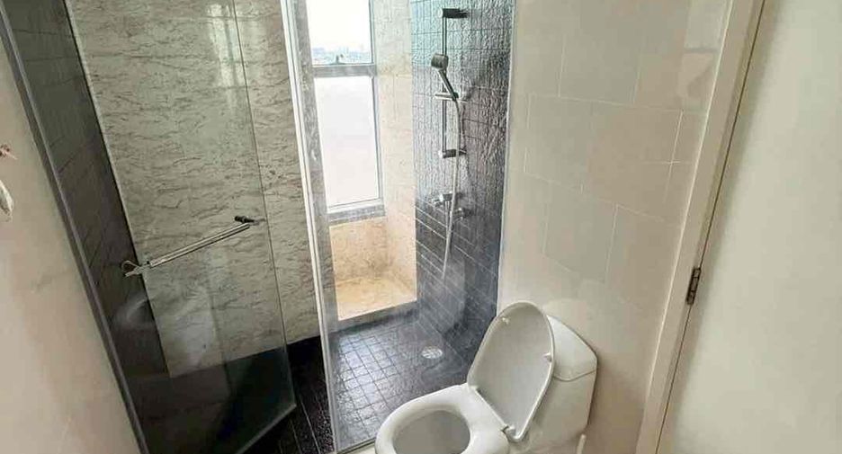 For sale 3 bedrooms condo in Yan Nawa, Bangkok