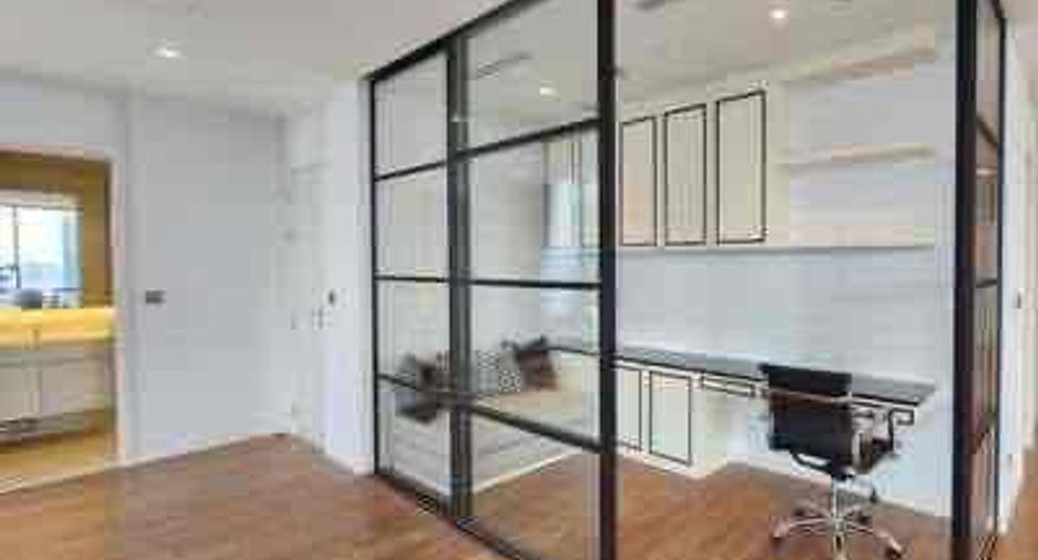 For sale 3 ベッドルーム condo in Pathum Wan, Bangkok